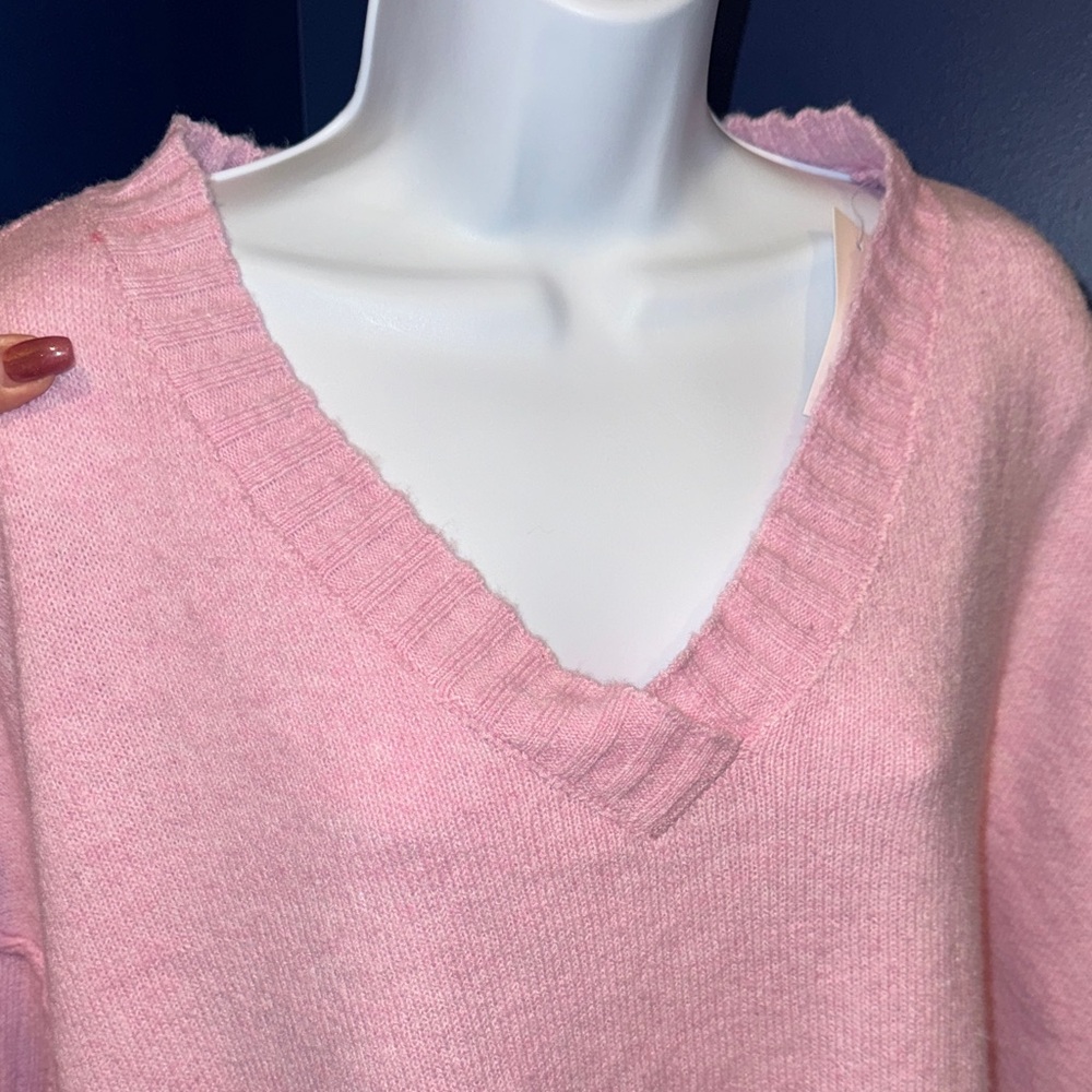 DIP- NWT Pink Oversized V-Neck Sweater Size Large - Picture 6 of 15